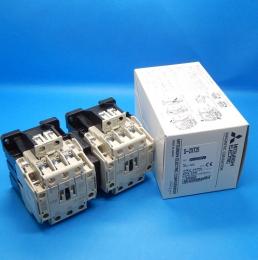 S-2xT25 CoilAC200V 4a4b　可逆式電磁接触器　三菱電機　未使用品