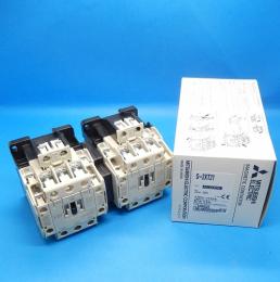 S-2xT21 CoilAC200V 4a4b　可逆式電磁接触器　三菱電機　未使用品