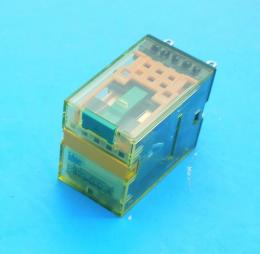 RU2S-D-D24  ユニバーサルリレー　IDEC　未使用品