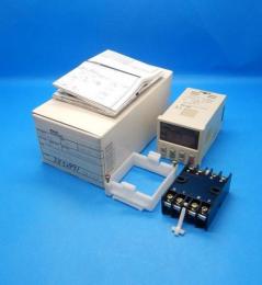 PXZ4TDY2-0Y200　デジタル温度調節計　富士電機　未使用品