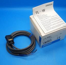TL-W5MC2 2M　フラットタイプ近接センサ　オムロン　未使用品