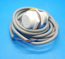 E2FQ-X10D1 2m　M30・直流2線式近接センサ　オムロン　ランクS中古品