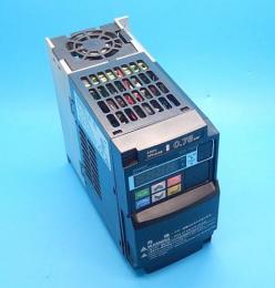 3G3MX2-A2007-V1　0.75Kw・三相200Vインバーター　オムロン　ランクA中古品