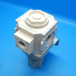 R2000-8-W-T8P4　レギュレータ　CKD　ランクA中古品