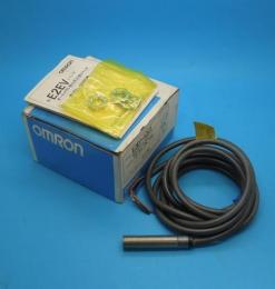 E2EV-X2C1 2M　M12・直流3線式近接センサー　オムロン　ランクS中古品