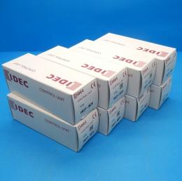 HW2P-1M2W (8PCS)　白・22Φパイロットライト角平形　IDEC　未使用品