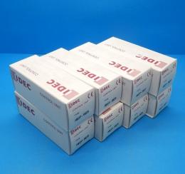 HW2P-1M2R (8PCS)　赤・22Φパイロットライト角平形　IDEC　未使用品