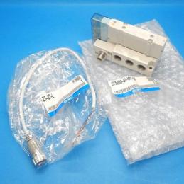 SY5200-51-W1-02　パイロット式5ポート電磁弁　SMC　ランクS中古品