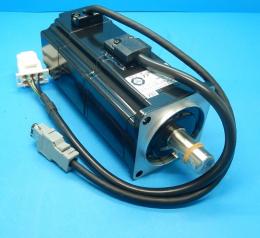 R88M-W20030T-B 200W　ACサーボモータ　オムロン　ランクS中古品
