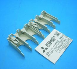 TCS-03CV3　小型端子カバー　三菱電機　未使用品