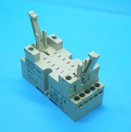P7S-14F-END DC24V　セーフティリレーソケット　オムロン　未使用品
