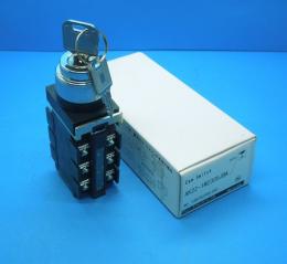 AK22-1M2305JBA　キー付カムスイッチ　富士電機　未使用品