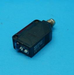 E3Z-R66　アンプ内蔵形光電センサ　オムロン　ランクS中古品