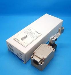 WLCA2-27　2回路リミットスイッチ　オムロン　未使用品