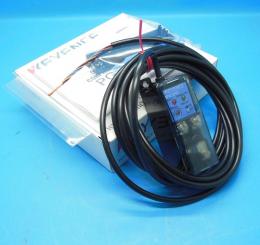 PG-610　光学式通過センサアンプユニット　キーエンス　未使用品