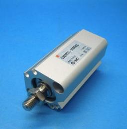 CDQ2B20-30DCMZ　薄型シリンダ　SMC　ランクA中古品